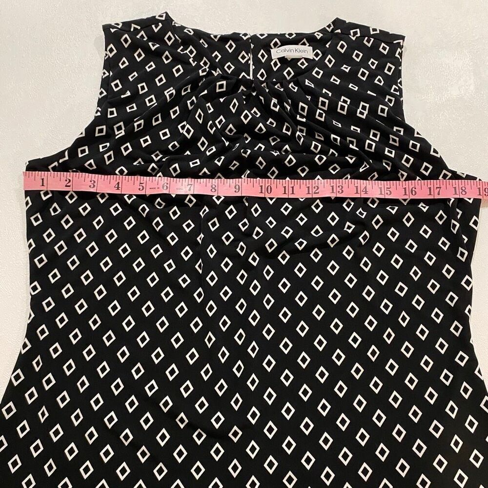 Calvin Klein Black & White Diamond Print Sleeveless Blouse Women’s Medium - Picture 4 of 6